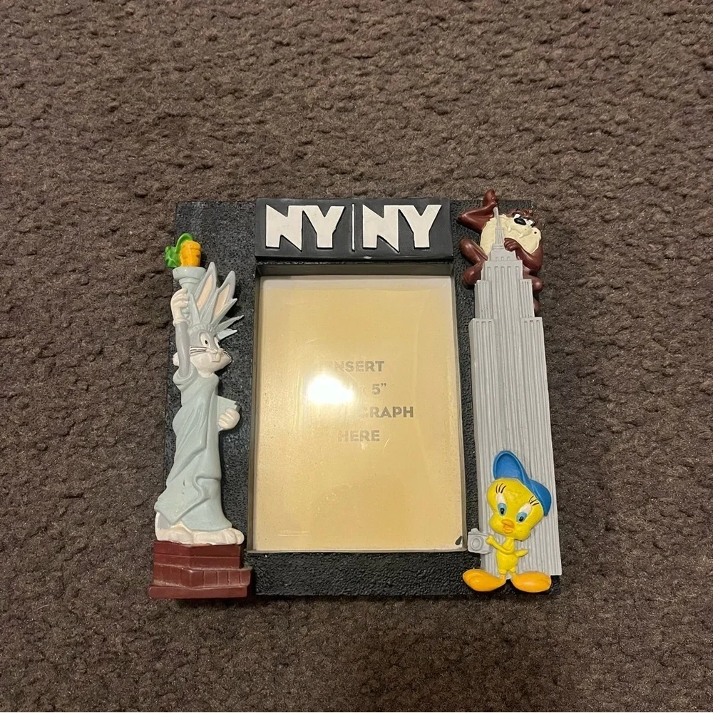 Vintage 90’s Looney Tunes New York Picture Frame